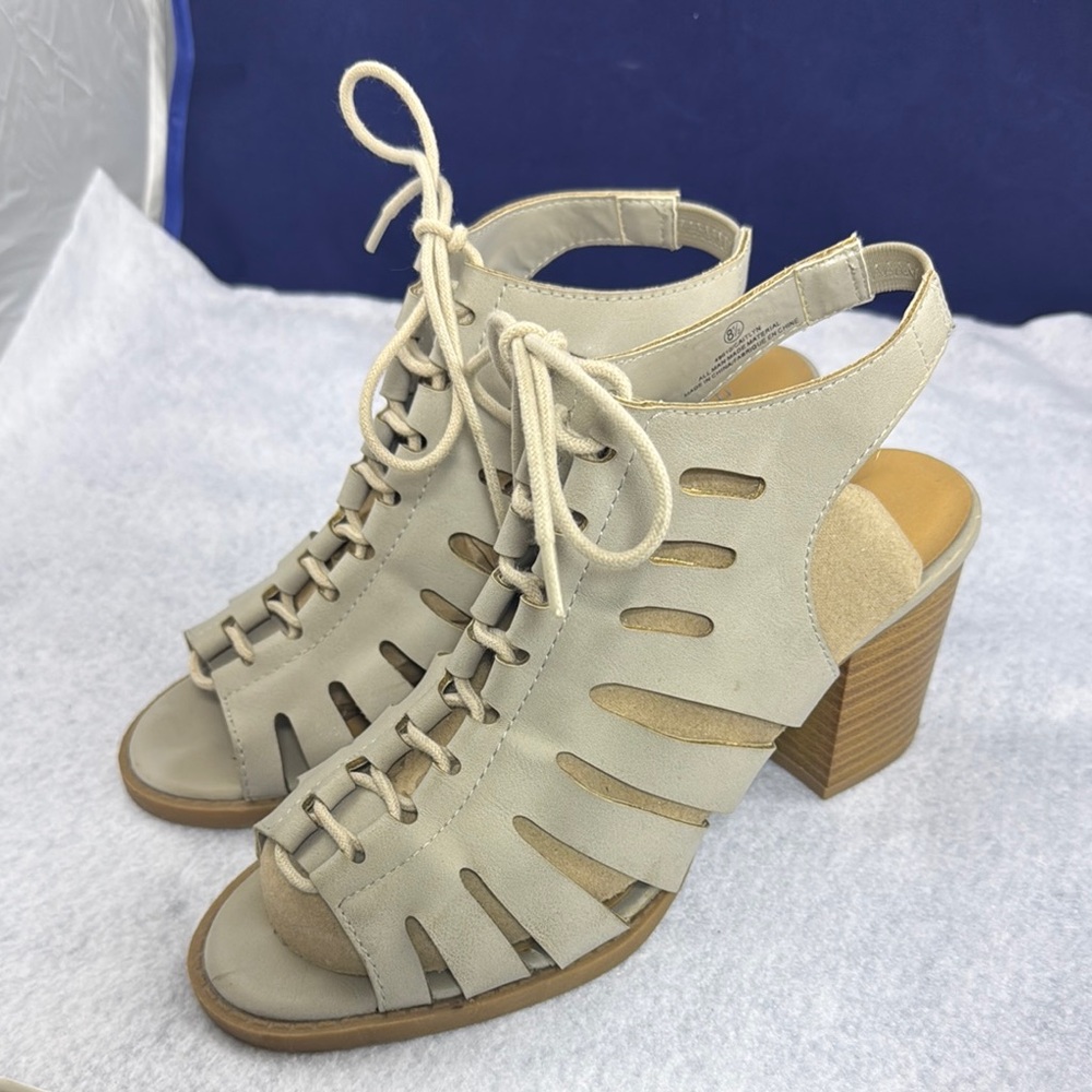 Women's Cream Heeled Sandals
